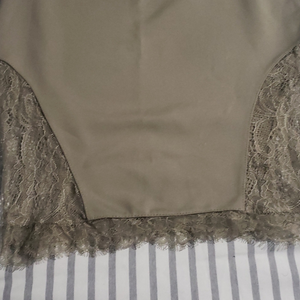 Mini skirt - Picture 2 of 3